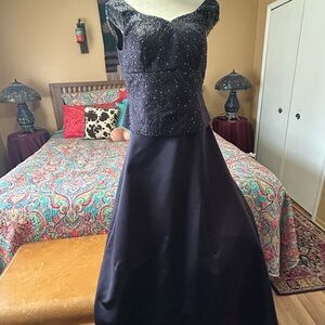 Elegant Beaded Dark Purple Evening Dress